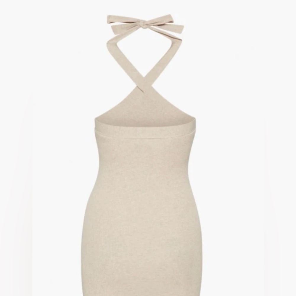 Aritzia Wilfred Ribbed Halter Dress in Ivory
Women’s Size: M - Picture 3 of 9